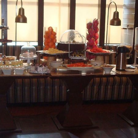Hotel Royal Cliff Kánpur Kültér fotó