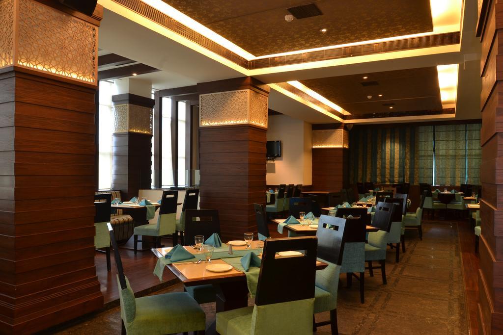Hotel Royal Cliff Kánpur Kültér fotó