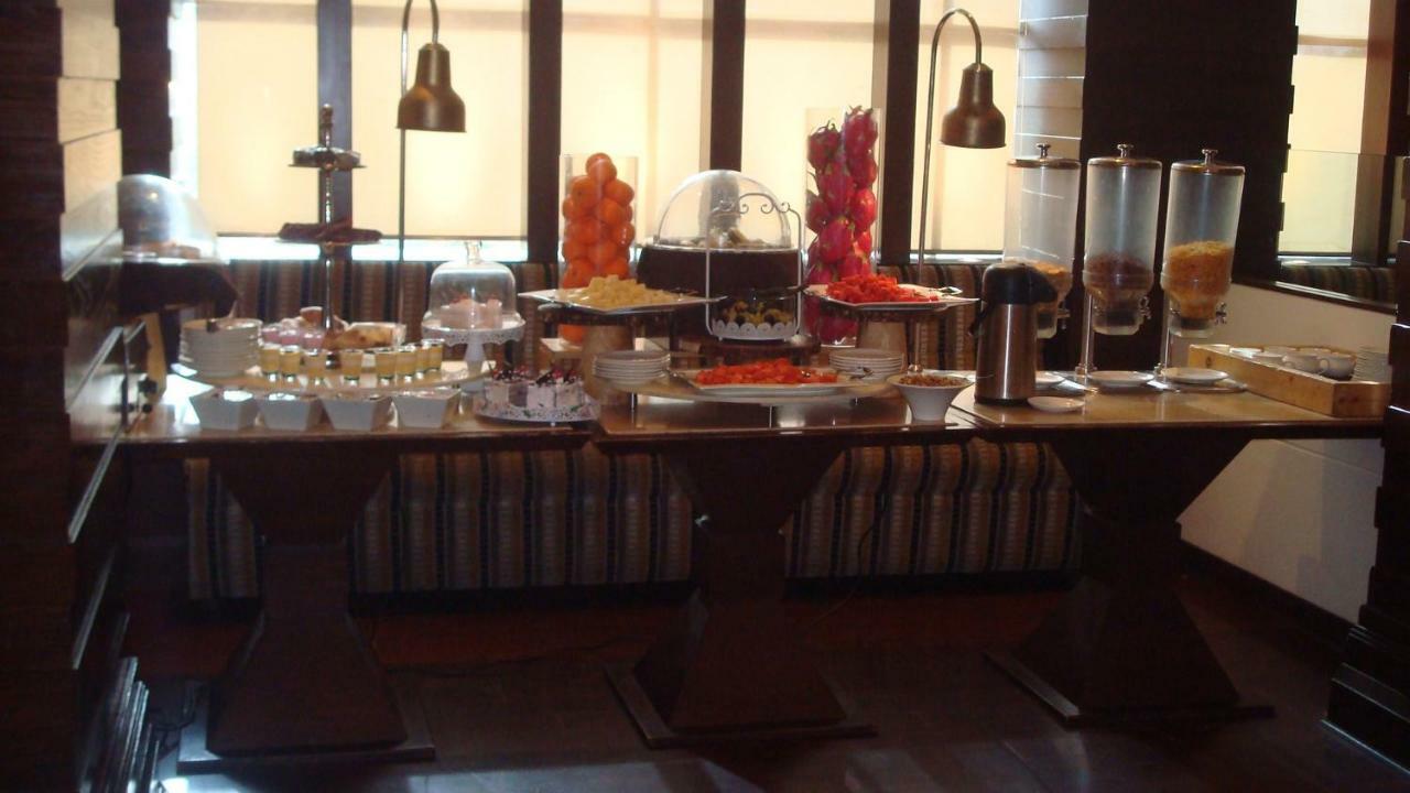 Hotel Royal Cliff Kánpur Kültér fotó