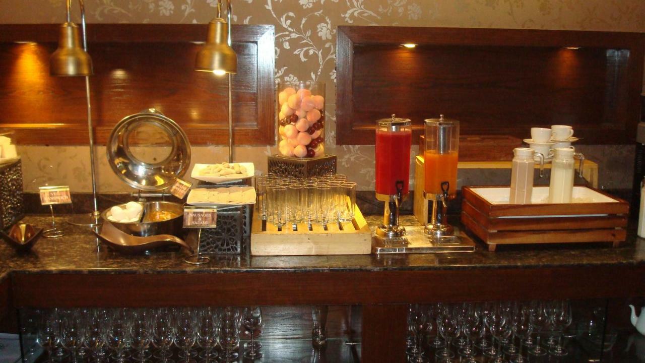 Hotel Royal Cliff Kánpur Kültér fotó