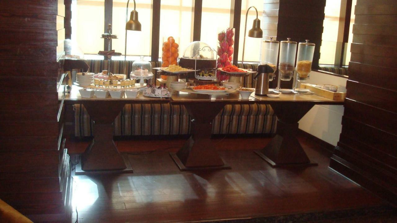 Hotel Royal Cliff Kánpur Kültér fotó